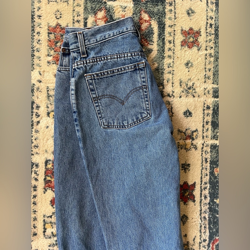 Levi’s 550 Medium Wash